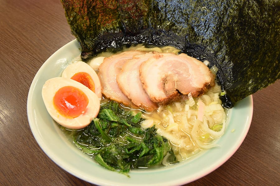 豚骨醤油ラーメン